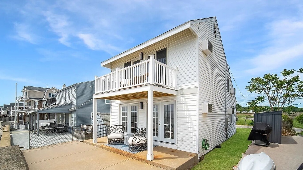 Photo of Outdoor in Saybrook Manor