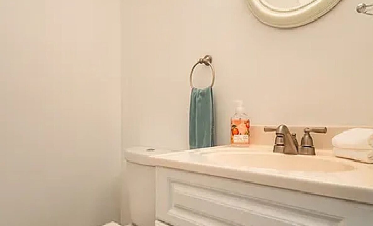 Photo of Bathroom in Saybrook Manor
