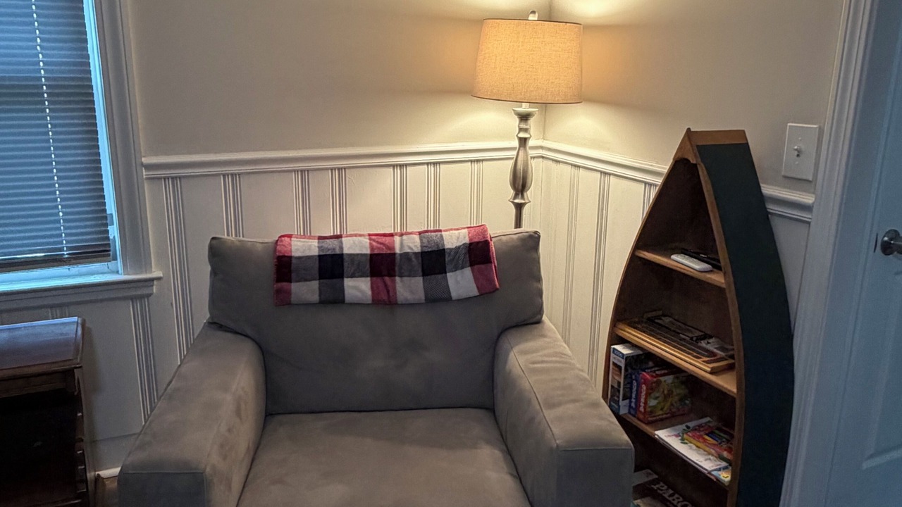 Photo of Livingroom in Coventry Lake