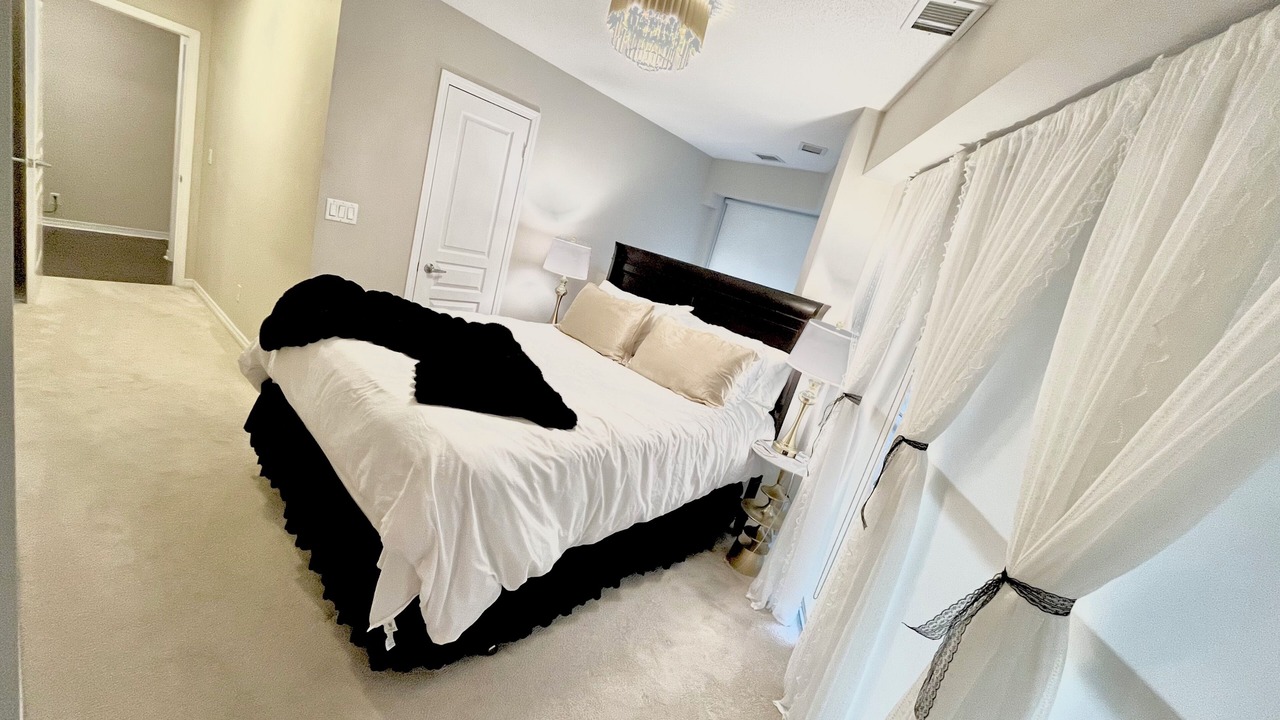 Photo of Bedroom in Toronto Entertainment District