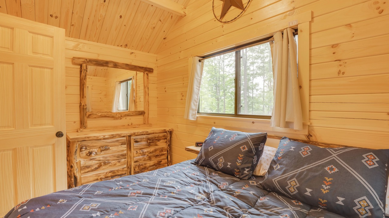 Photo of Bedroom in Cowanesque