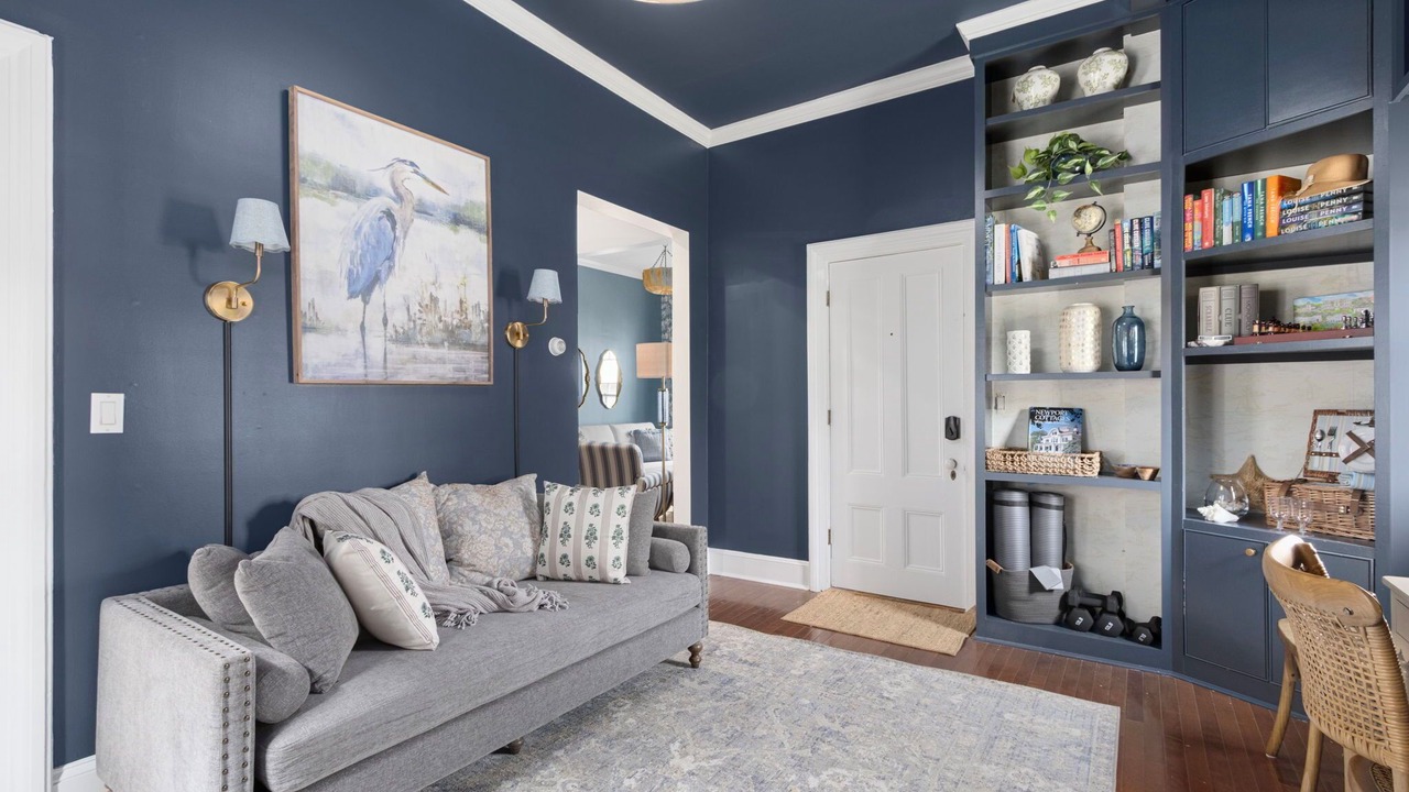 Photo of Livingroom in Top of the Hill