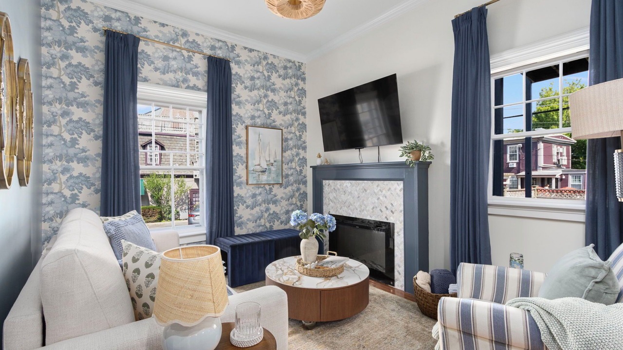 Photo of Livingroom in Top of the Hill