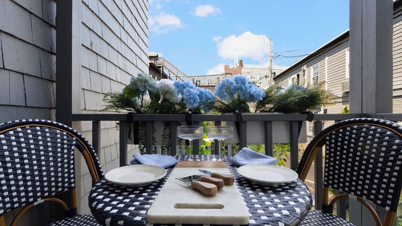 Photo of Outdoor in Top of the Hill