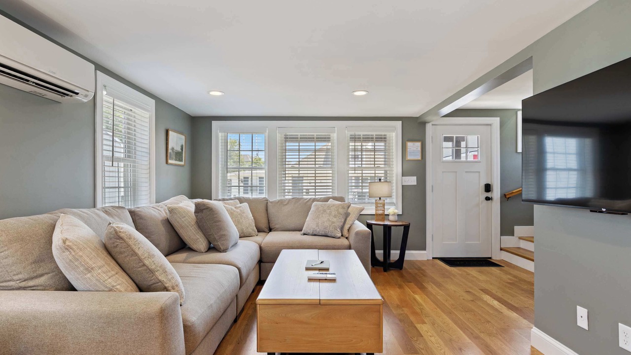 Photo of Livingroom in Hampton