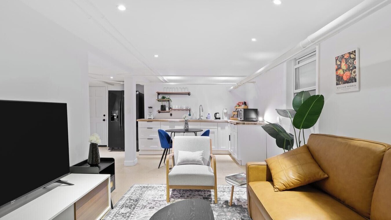 Photo of Livingroom in The Heights