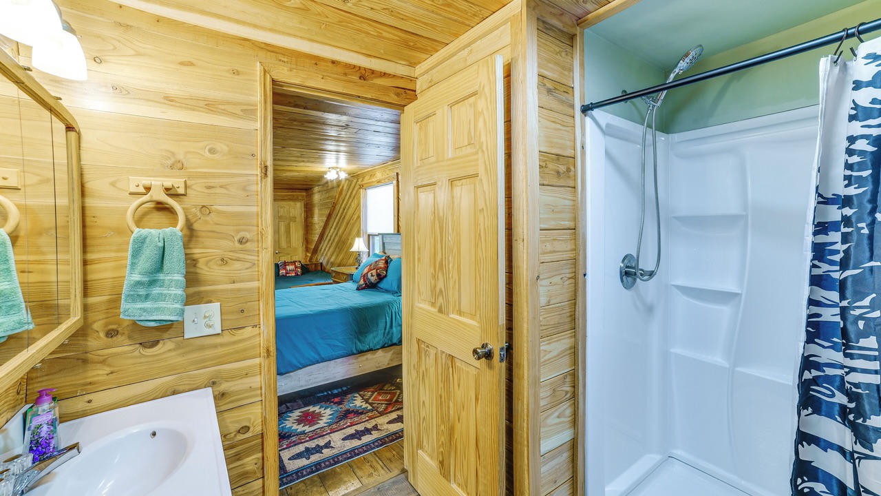 Photo of Bathroom in Scottsburg