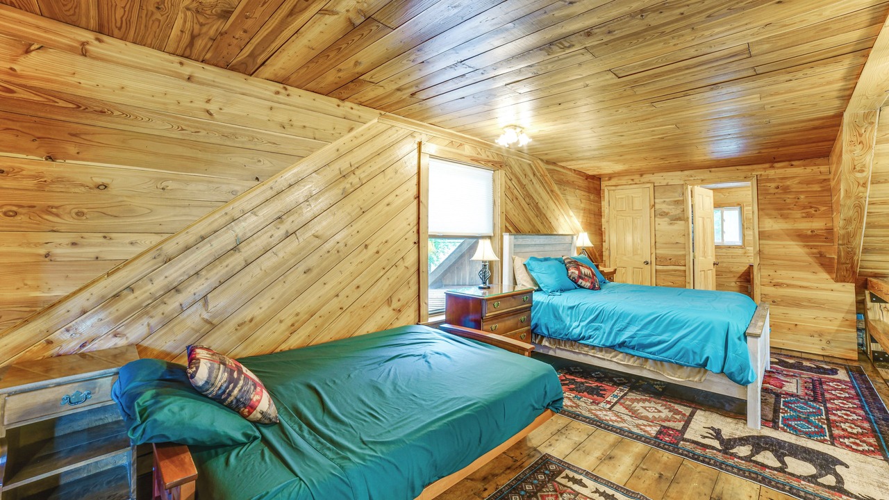 Photo of Bedroom in Scottsburg