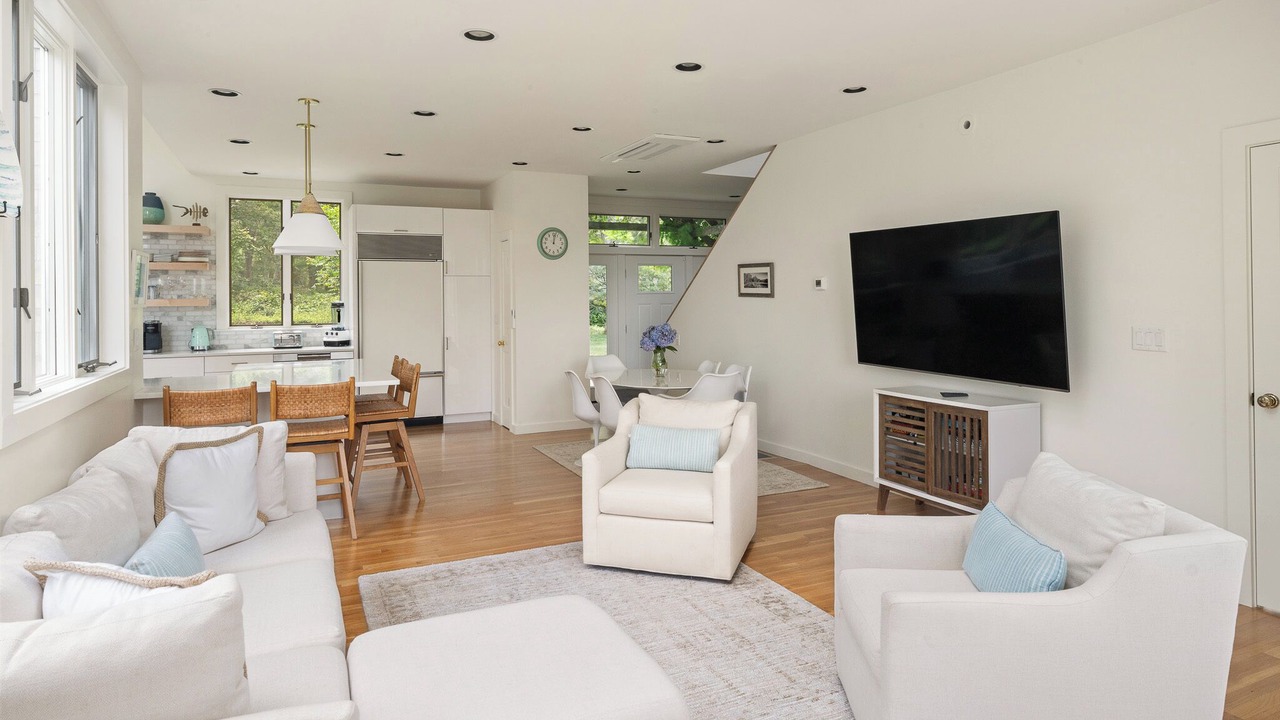 Photo of Livingroom in Tisbury