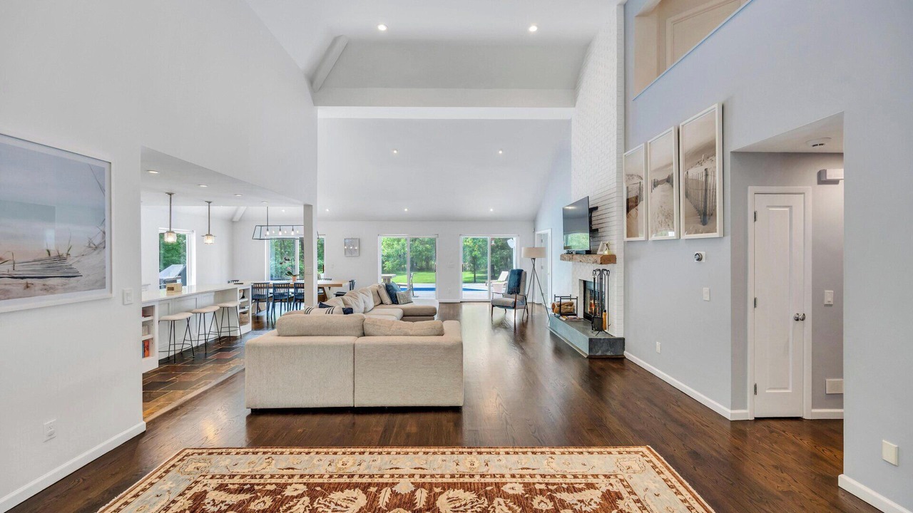 Photo of Livingroom in East Quogue