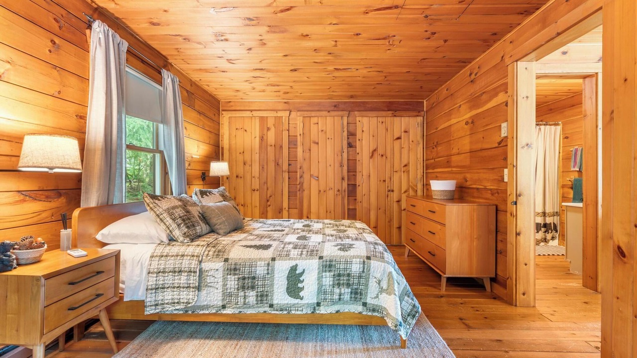Photo of Bedroom in Seymour