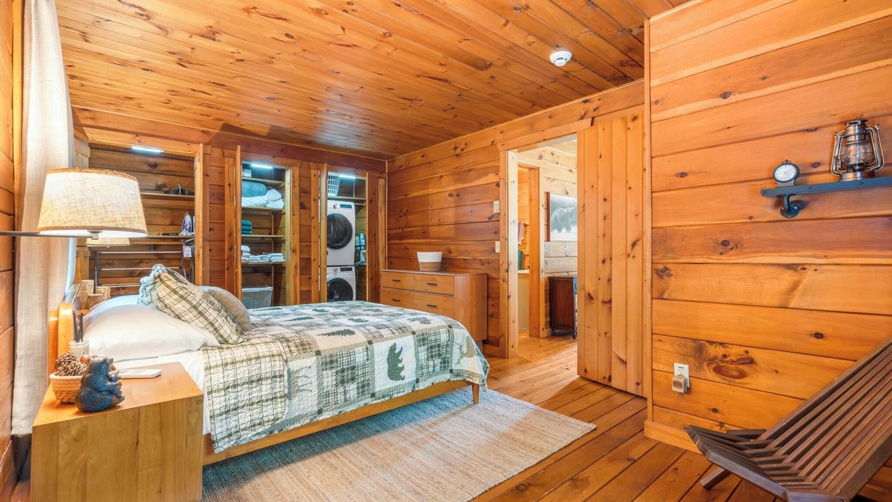 Photo of Bedroom in Seymour