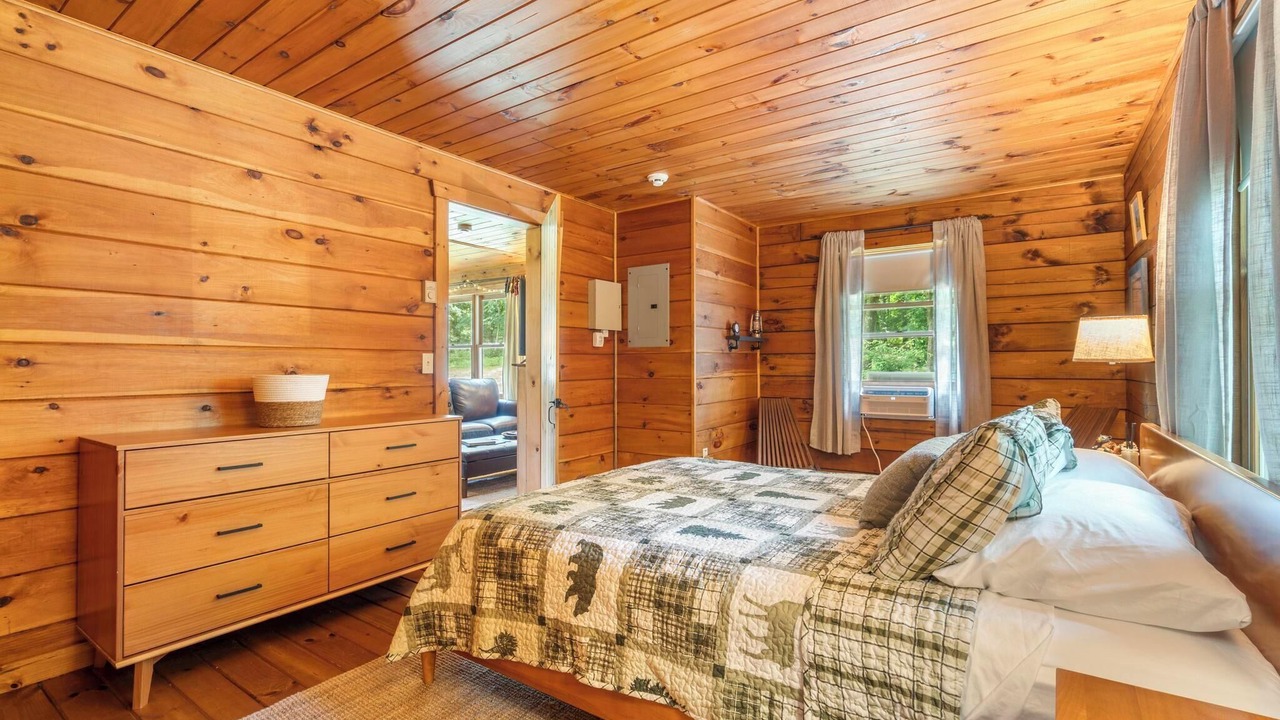 Photo of Bedroom in Seymour