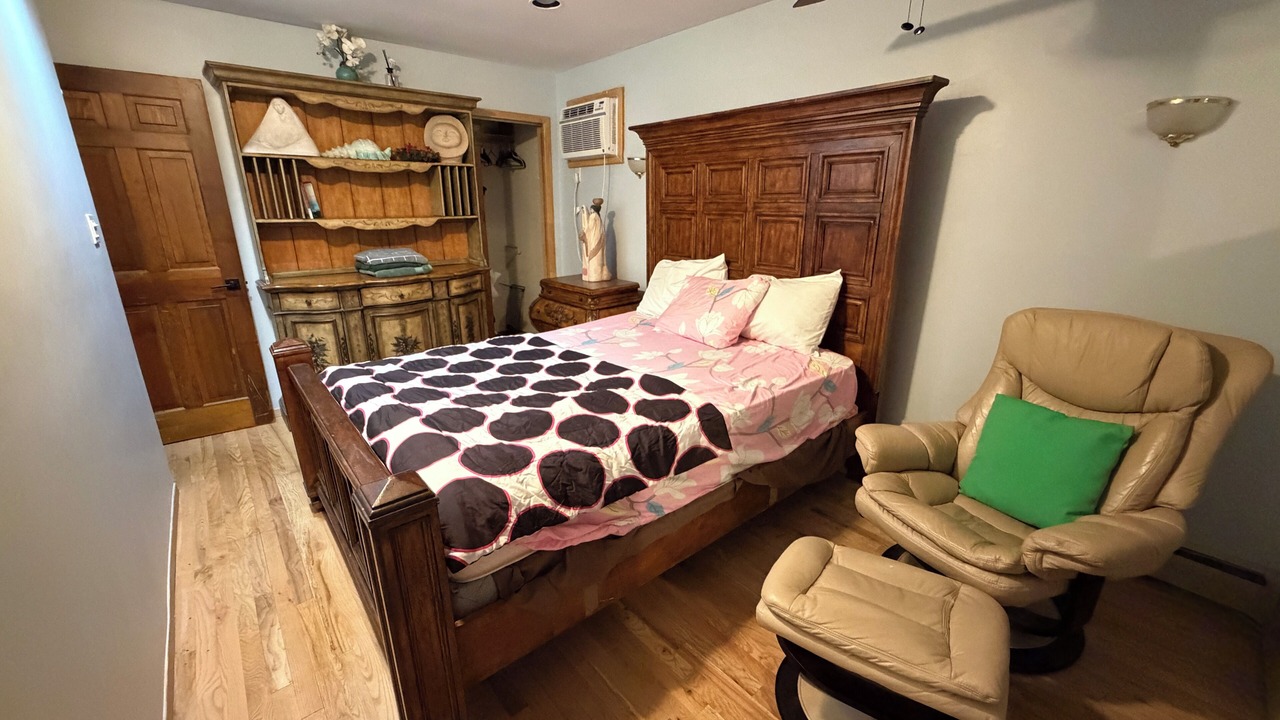 Photo of Bedroom in Elmont