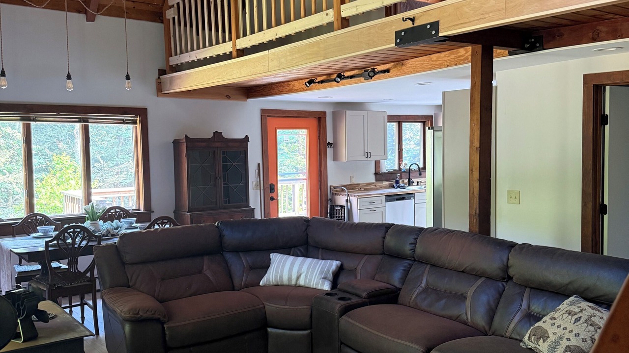 Photo of Livingroom in Southbridge