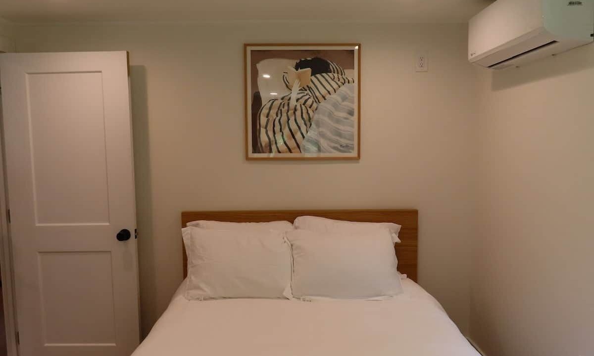 Photo of Bedroom in Bristol