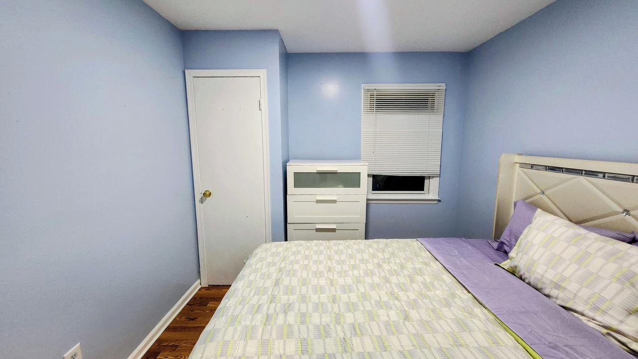 Photo of Bedroom in North Bay Shore