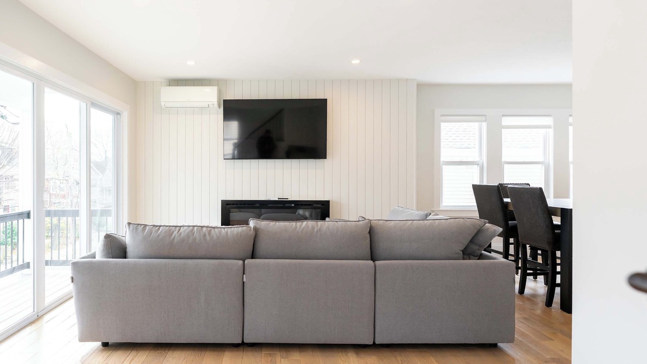 Photo of Livingroom in West Somerville