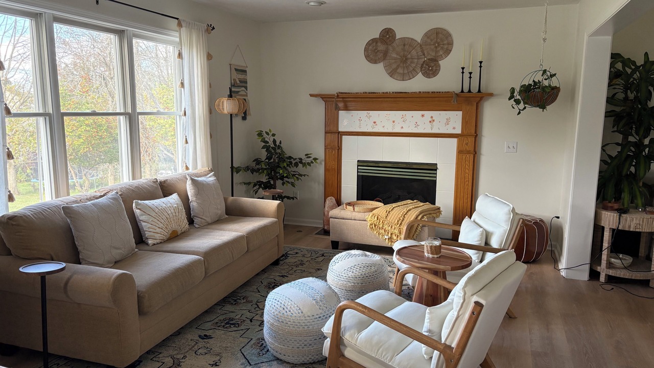 Photo of Livingroom in Victor