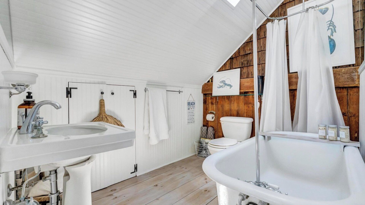 Photo of Bathroom in Sagaponack