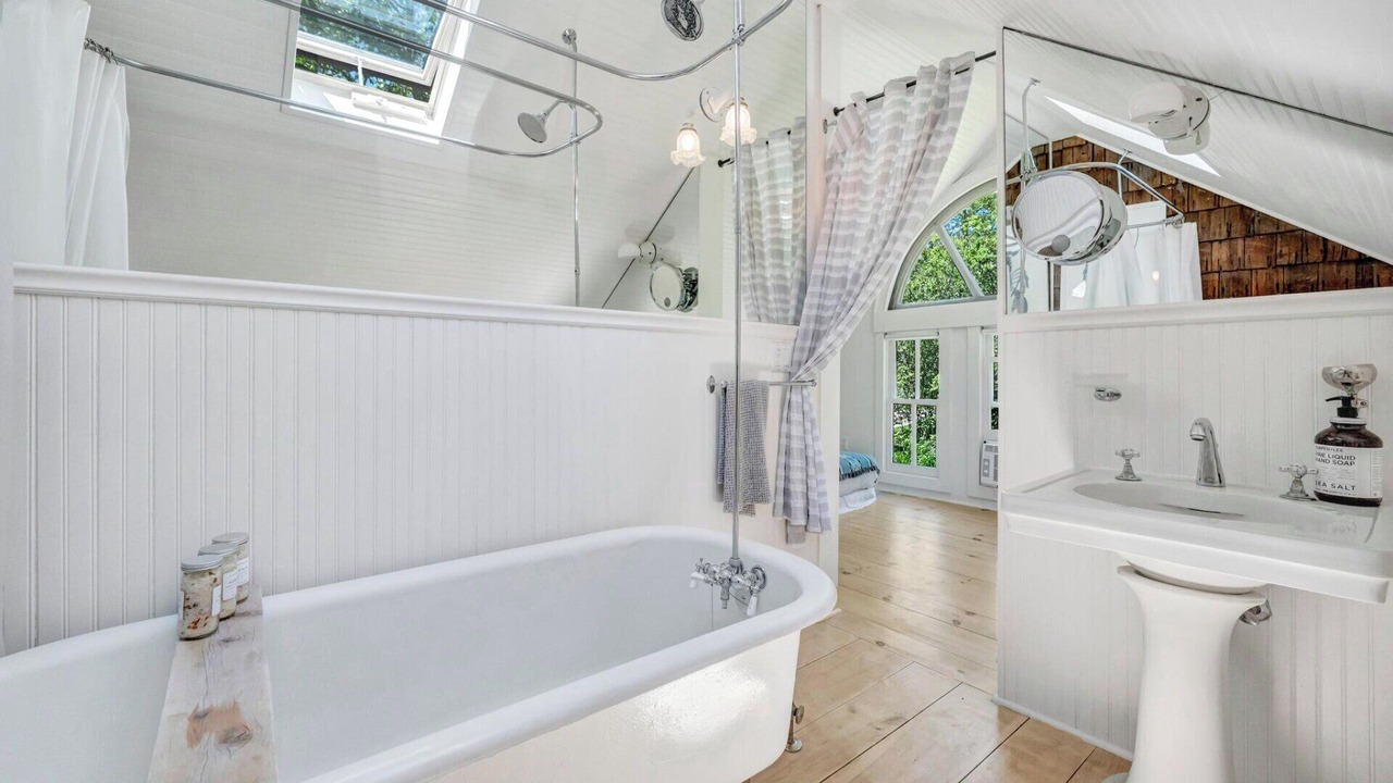 Photo of Bathroom in Sagaponack