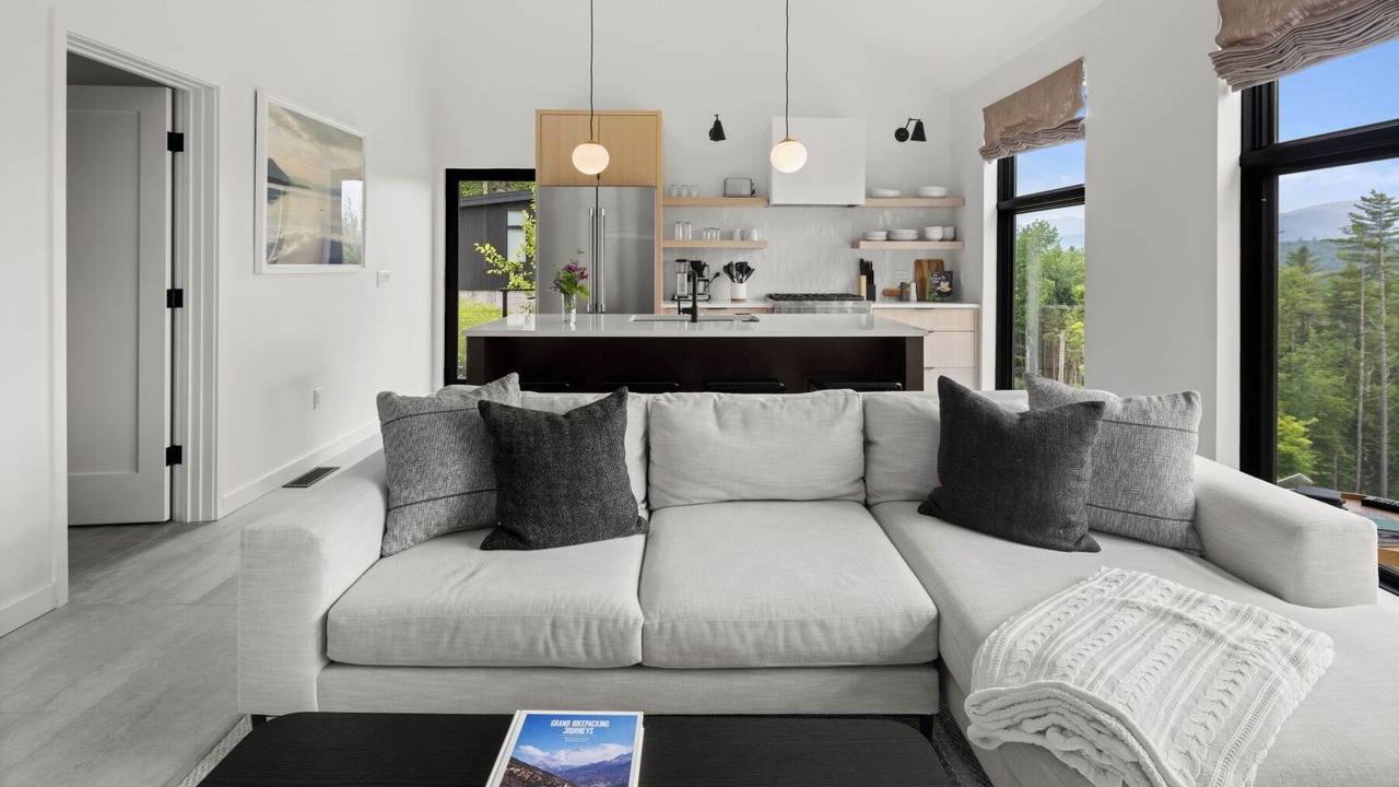 Photo of Livingroom in Stowe Hollow