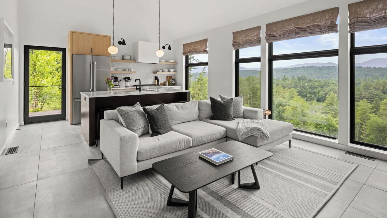 Photo of Livingroom in Stowe Hollow