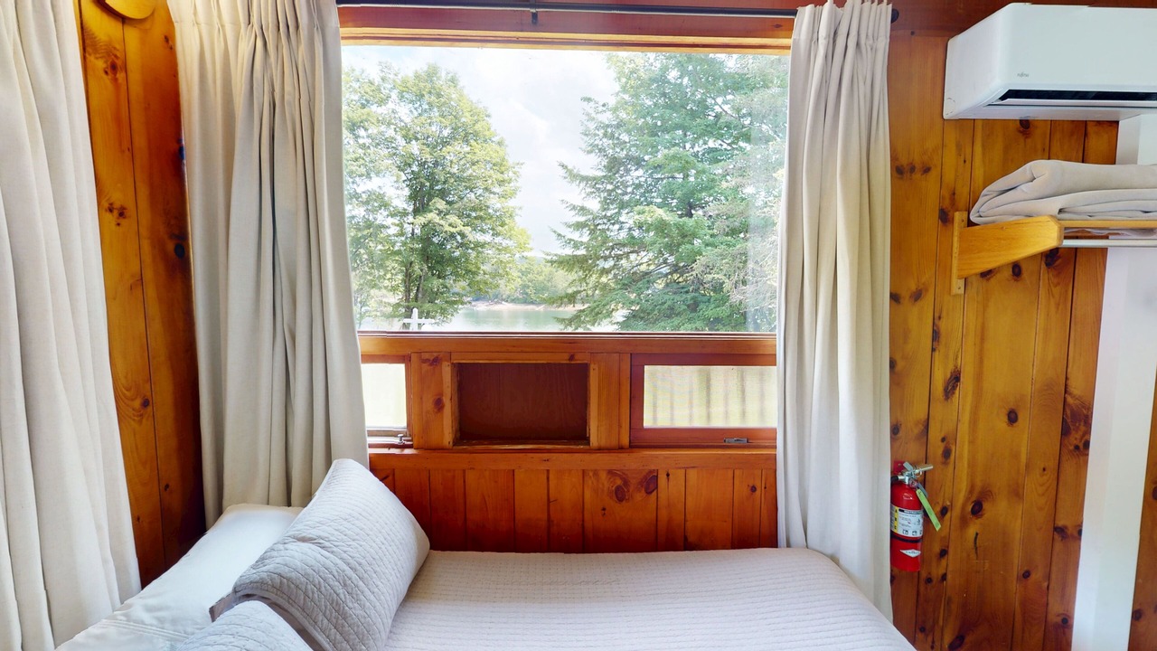 Photo of Bedroom in Hamilton