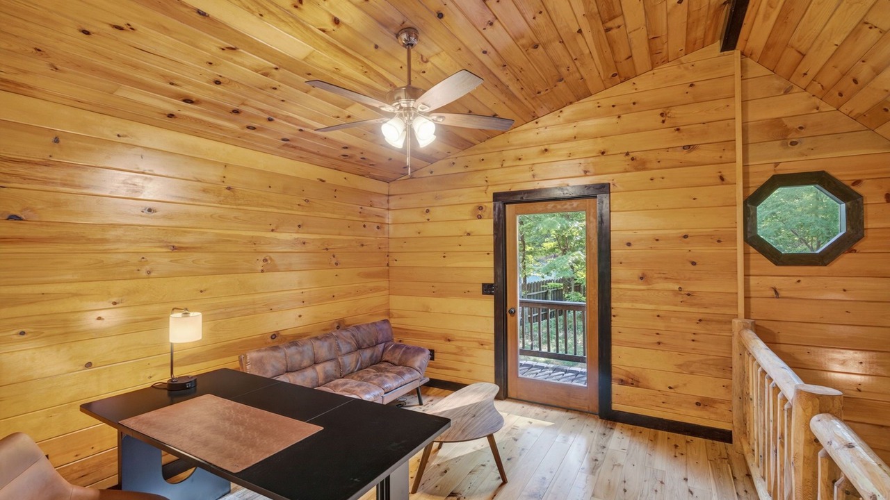 Photo of Livingroom in Round Top