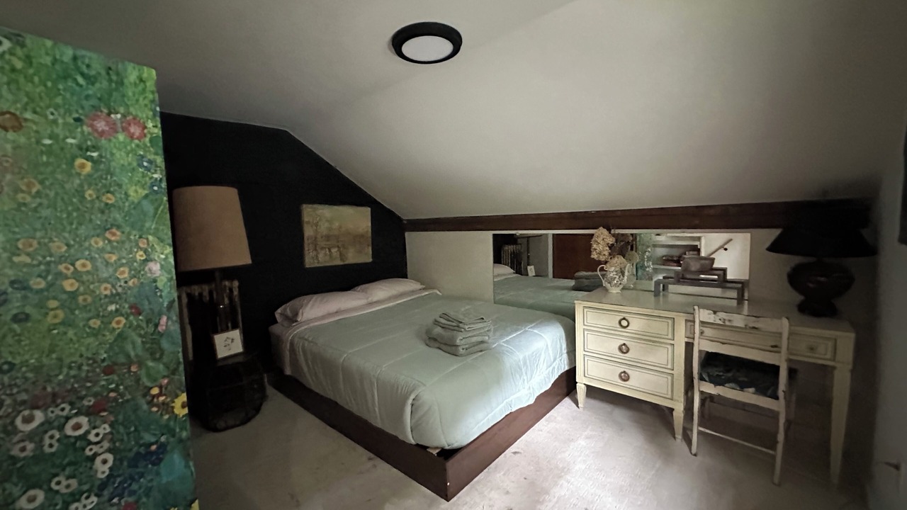 Photo of Bedroom in North Bennington Historic District