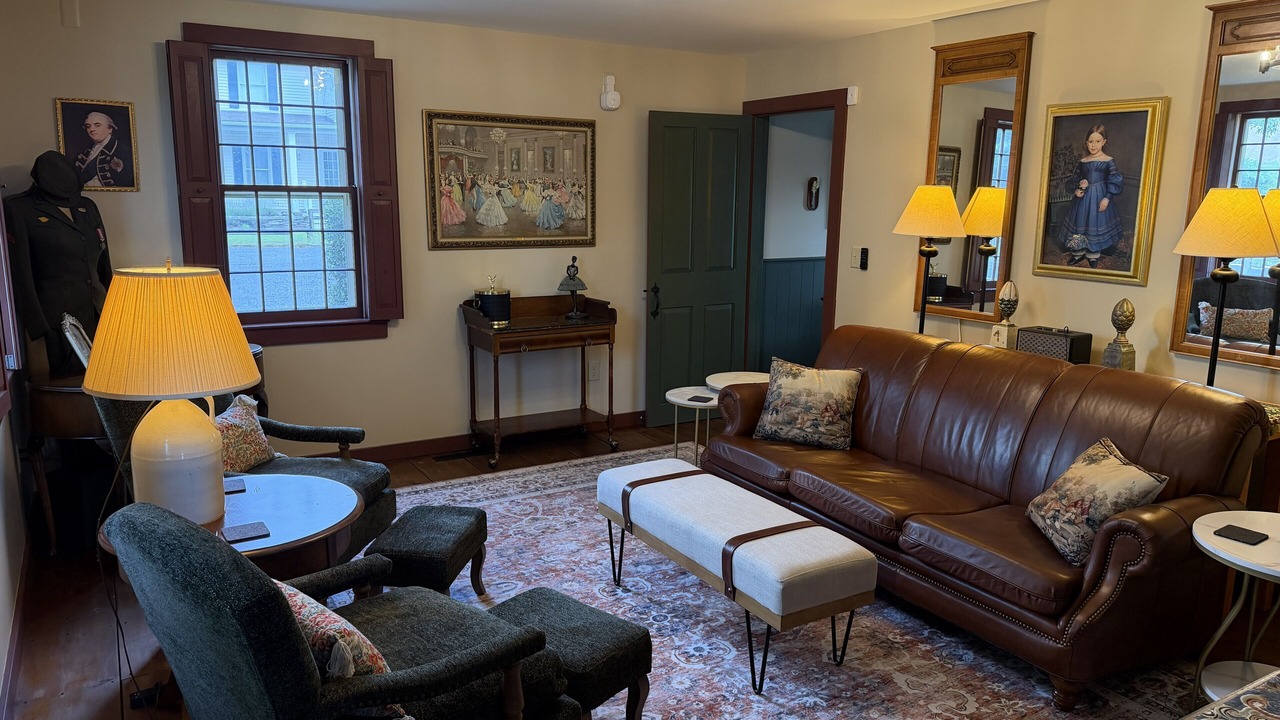 Photo of Livingroom in Niantic