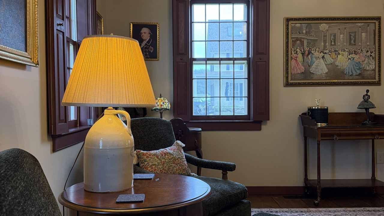 Photo of Livingroom in Niantic
