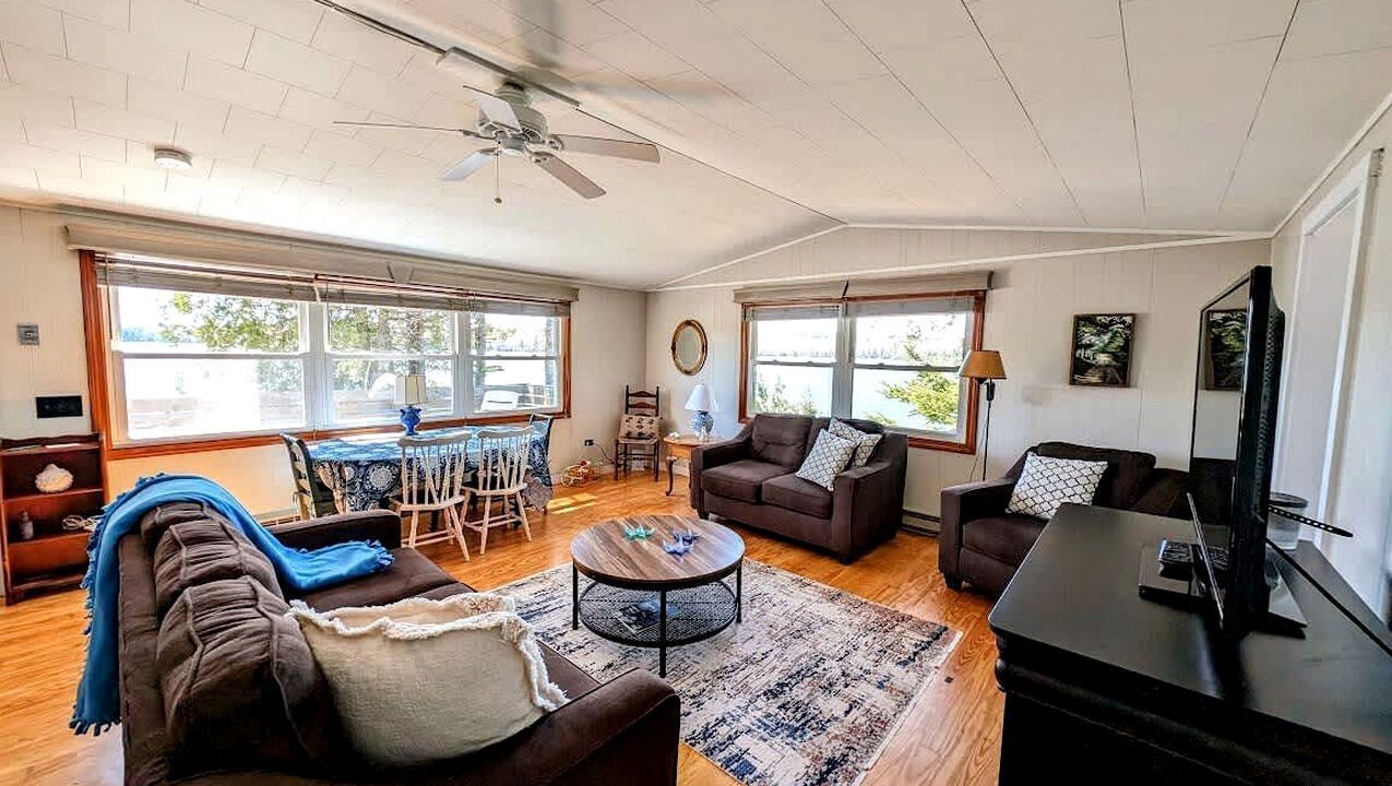 Photo of Livingroom in Hancock