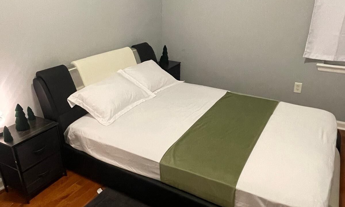 Photo of Bedroom in Newark
