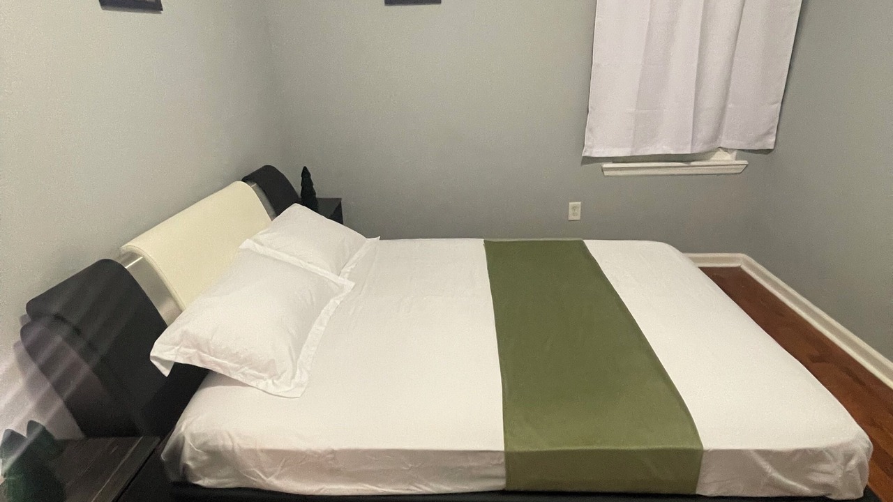 Photo of Bedroom in Newark