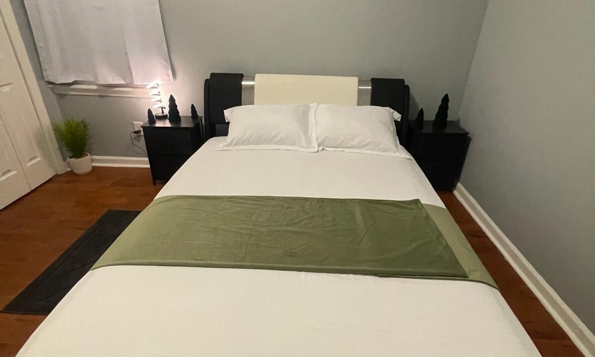 Photo of Bedroom in Newark
