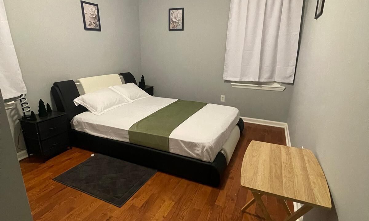 Photo of Bedroom in Newark