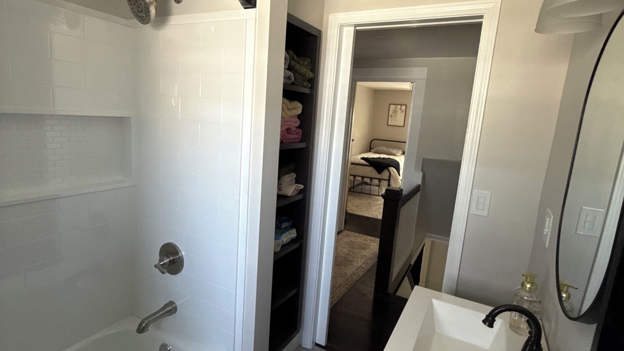 Photo of Bathroom in Painted Post