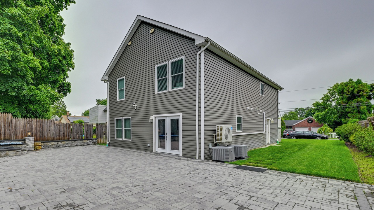 Photo of Outdoor in Huntington Station