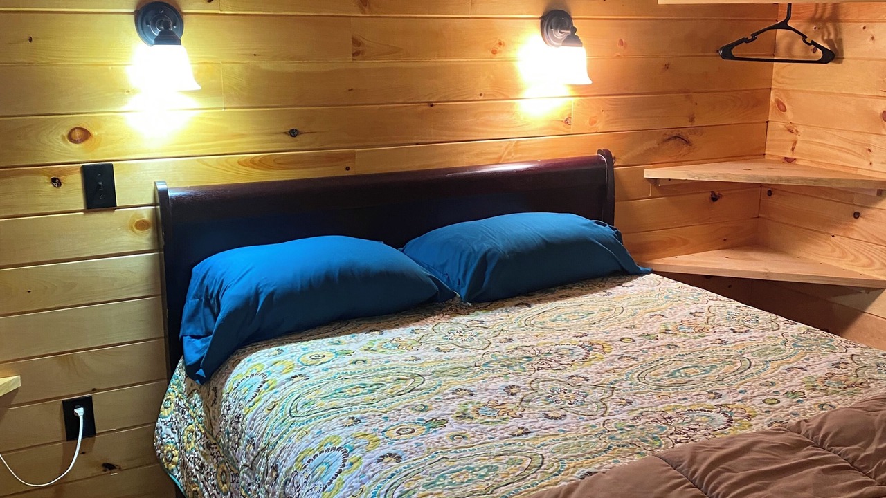 Photo of Bedroom in Durhamville