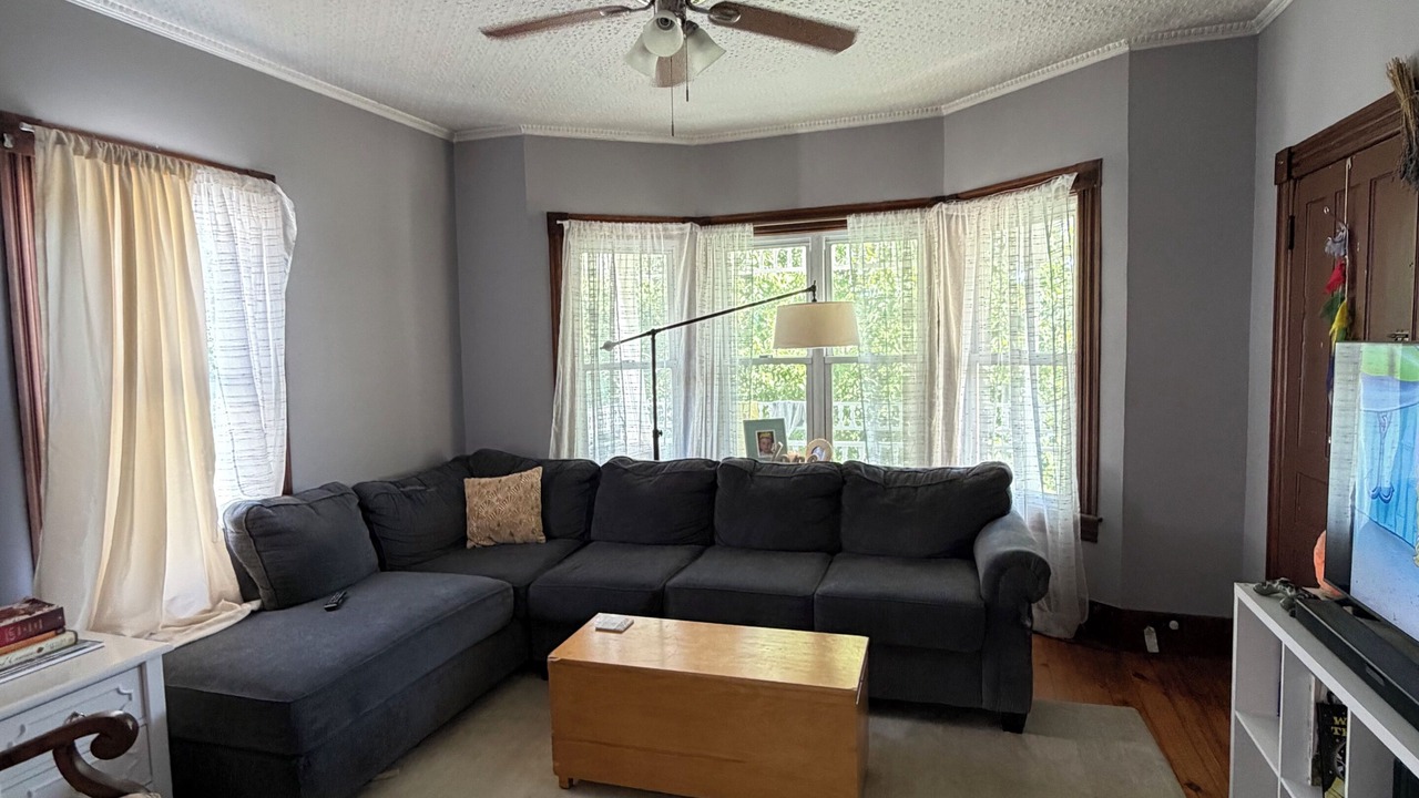 Photo of Livingroom in Salem