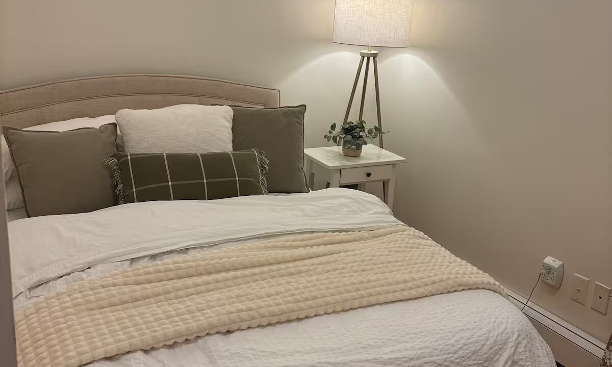 Photo of Bedroom in East Somerville