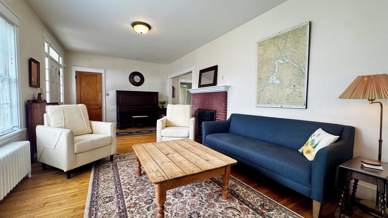 Photo of Livingroom in York Harbor