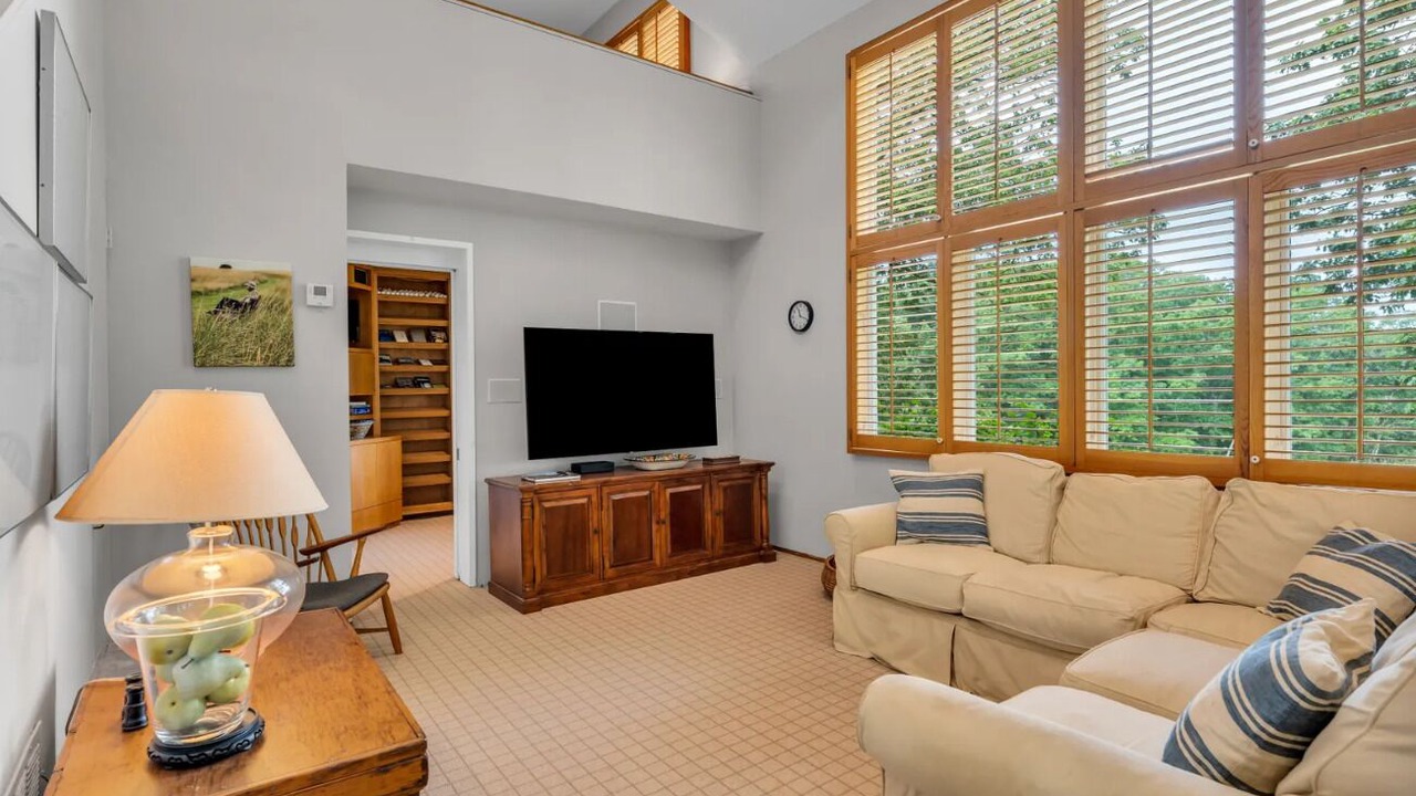 Photo of Livingroom in Guilford