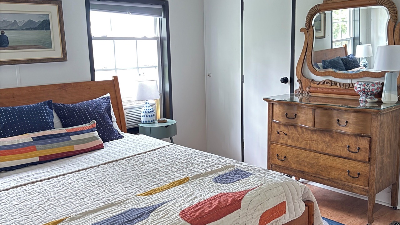Photo of Bedroom in Alburg