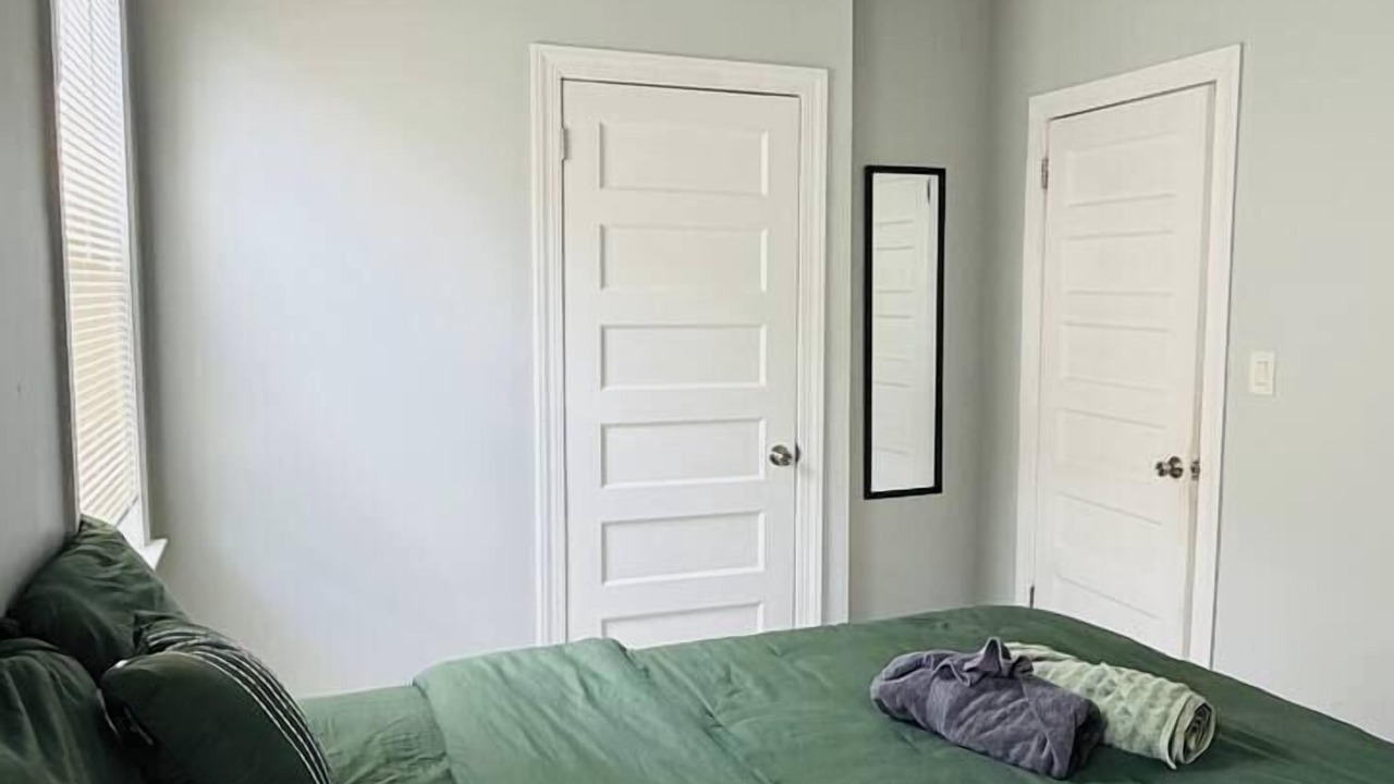 Photo of Bedroom in Lower Vailsburg