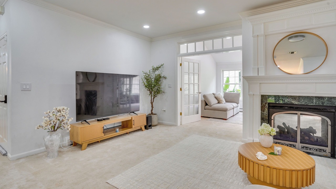 Photo of Livingroom in Shirley