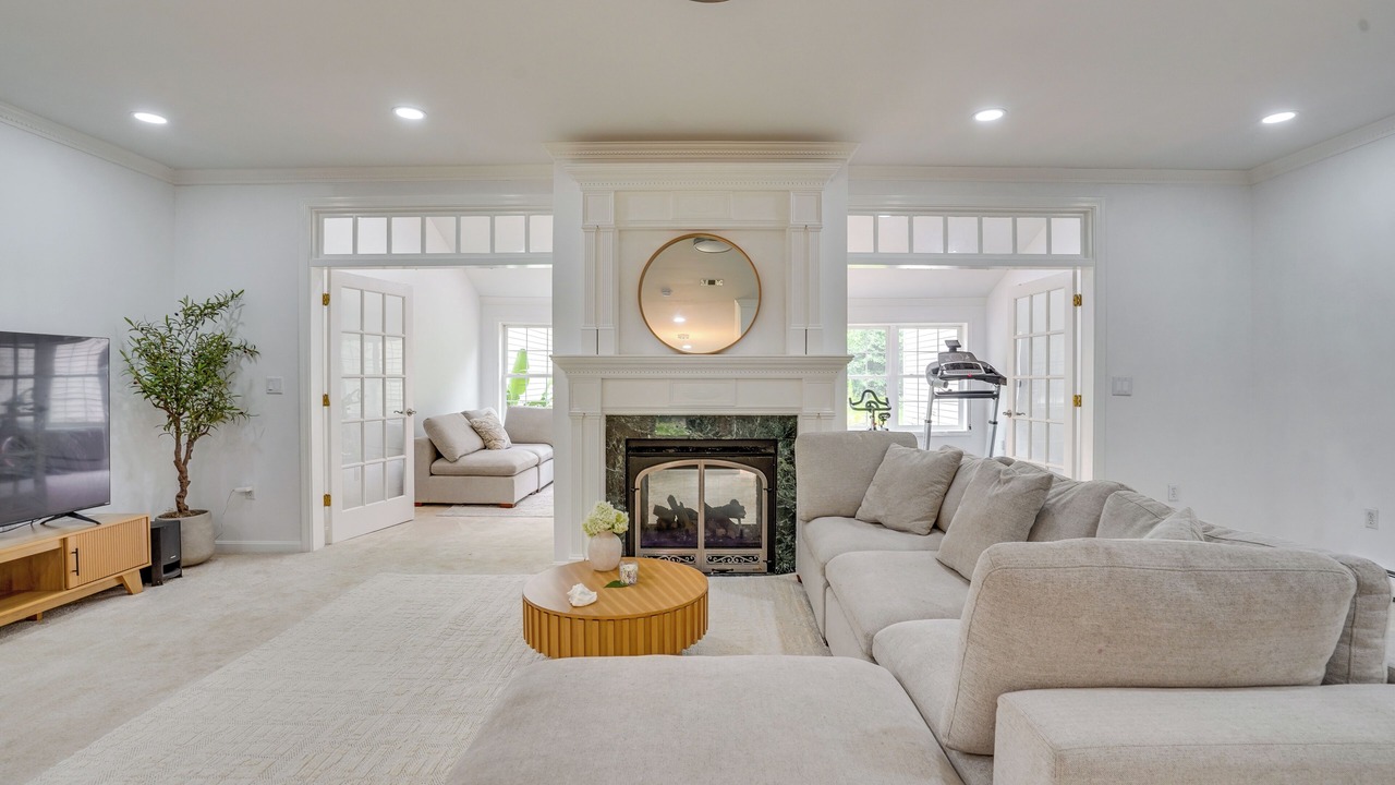 Photo of Livingroom in Shirley