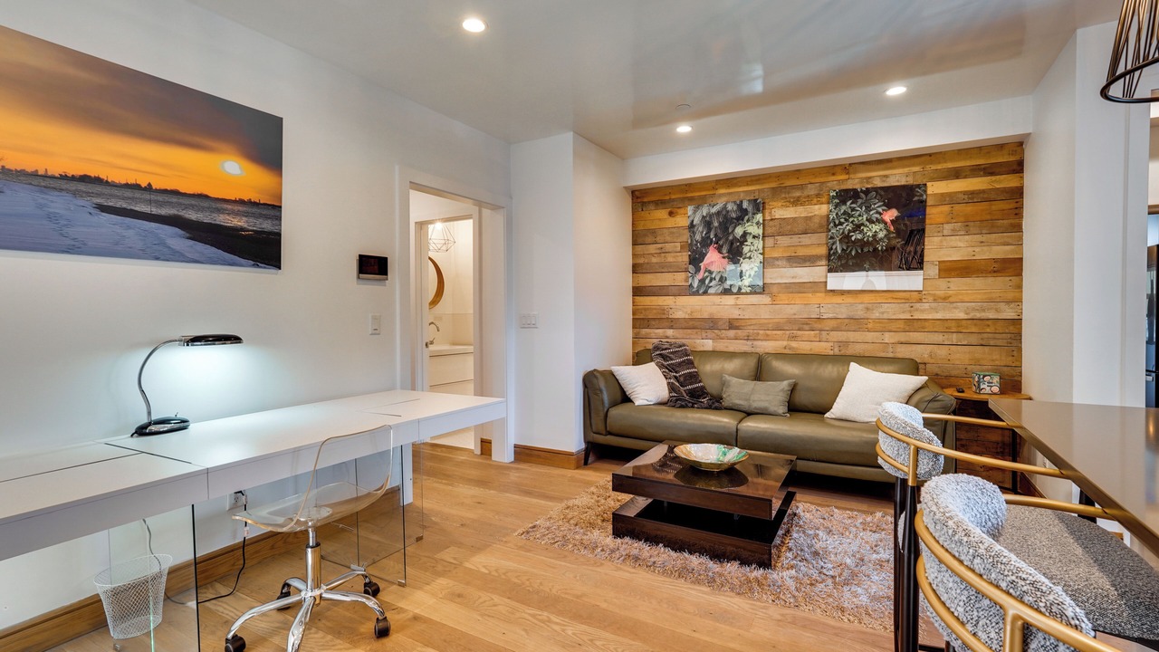Photo of Bedroom in Cove - East Side - Shippan