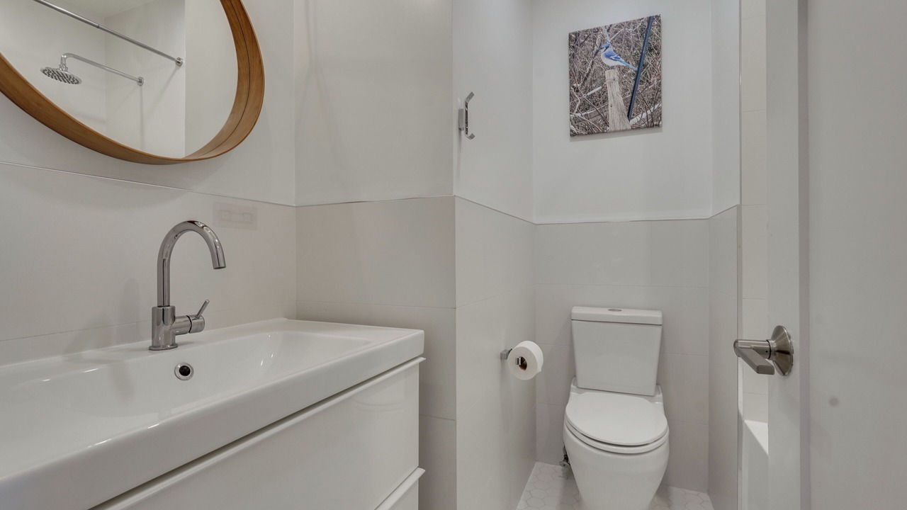 Photo of Bathroom in Cove - East Side - Shippan